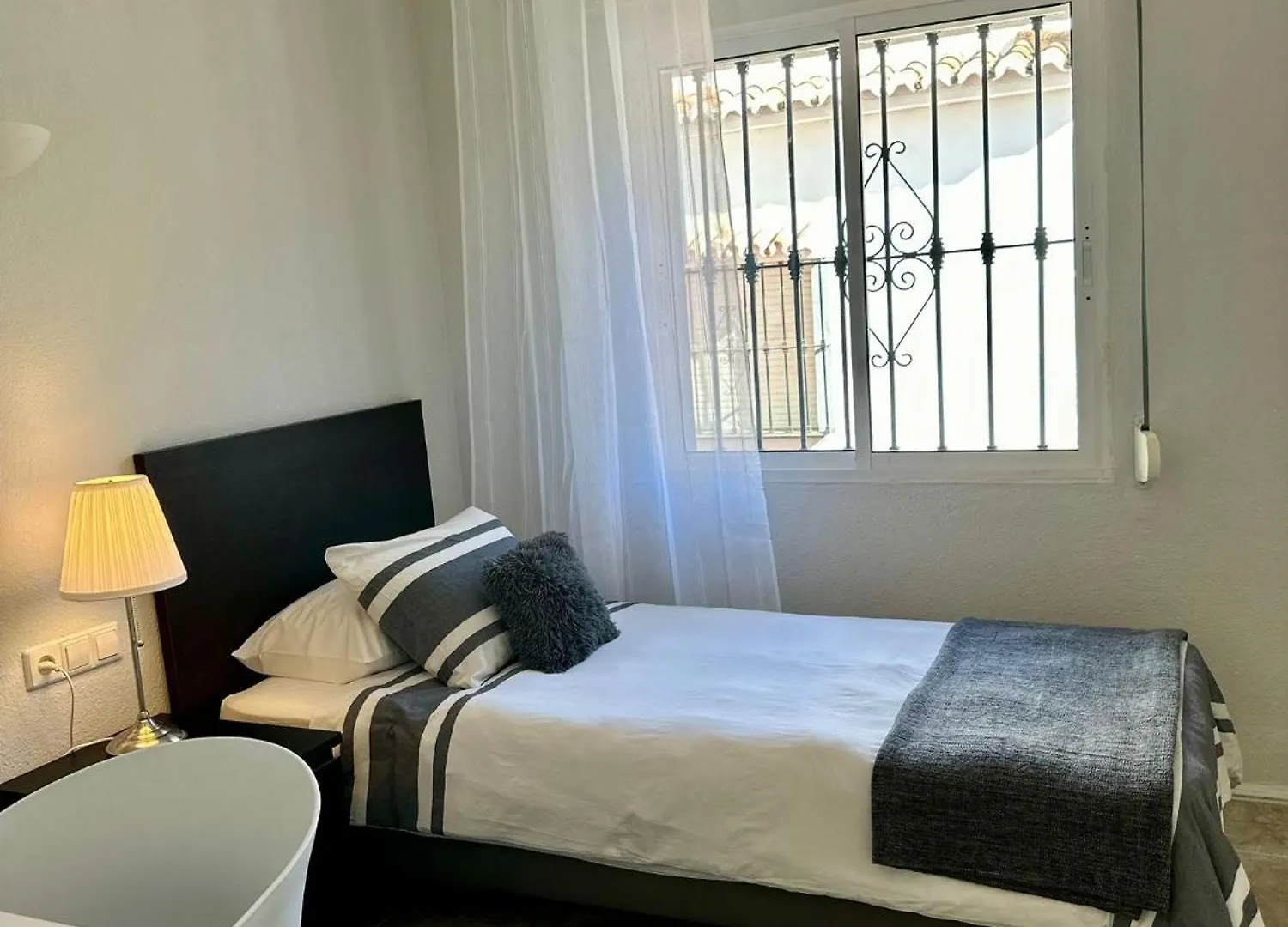 아파트 Charming, Sunny And Bright Appartment Sea View Riviera Mijas 말라가